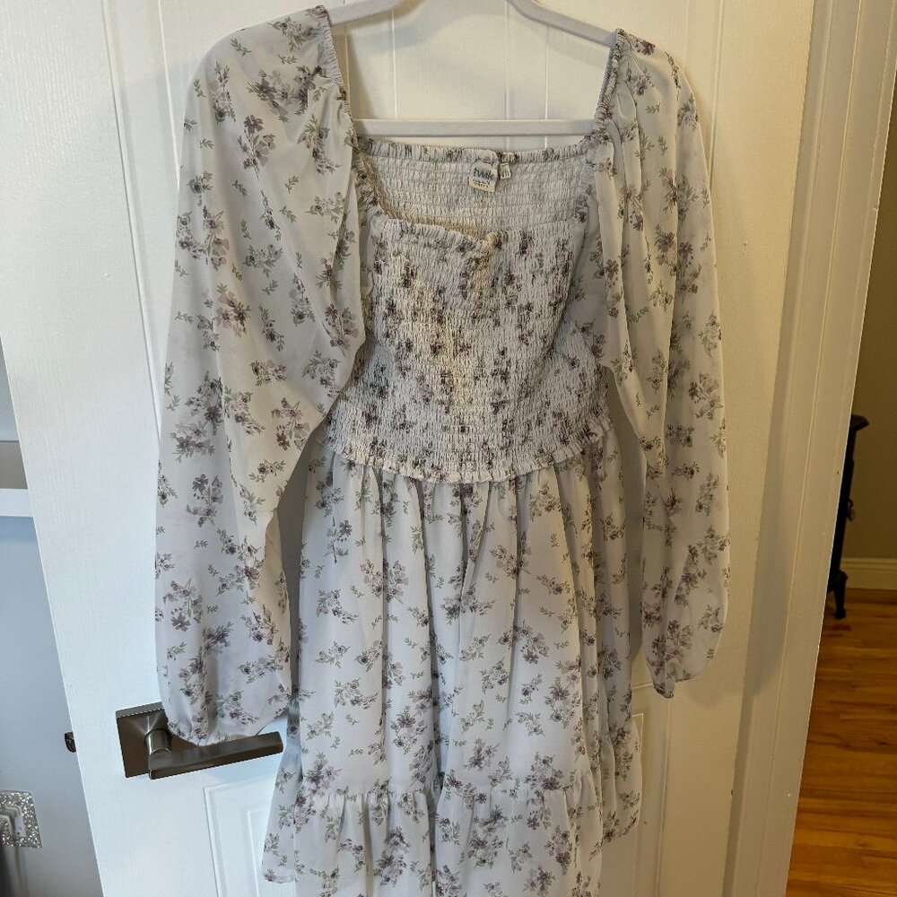 💥TWIK WHITE WITH FLOWERS DRESS 💥✨PERFECT CONDITION✨ ⁉️ MAKE AN OFFER ⁉️